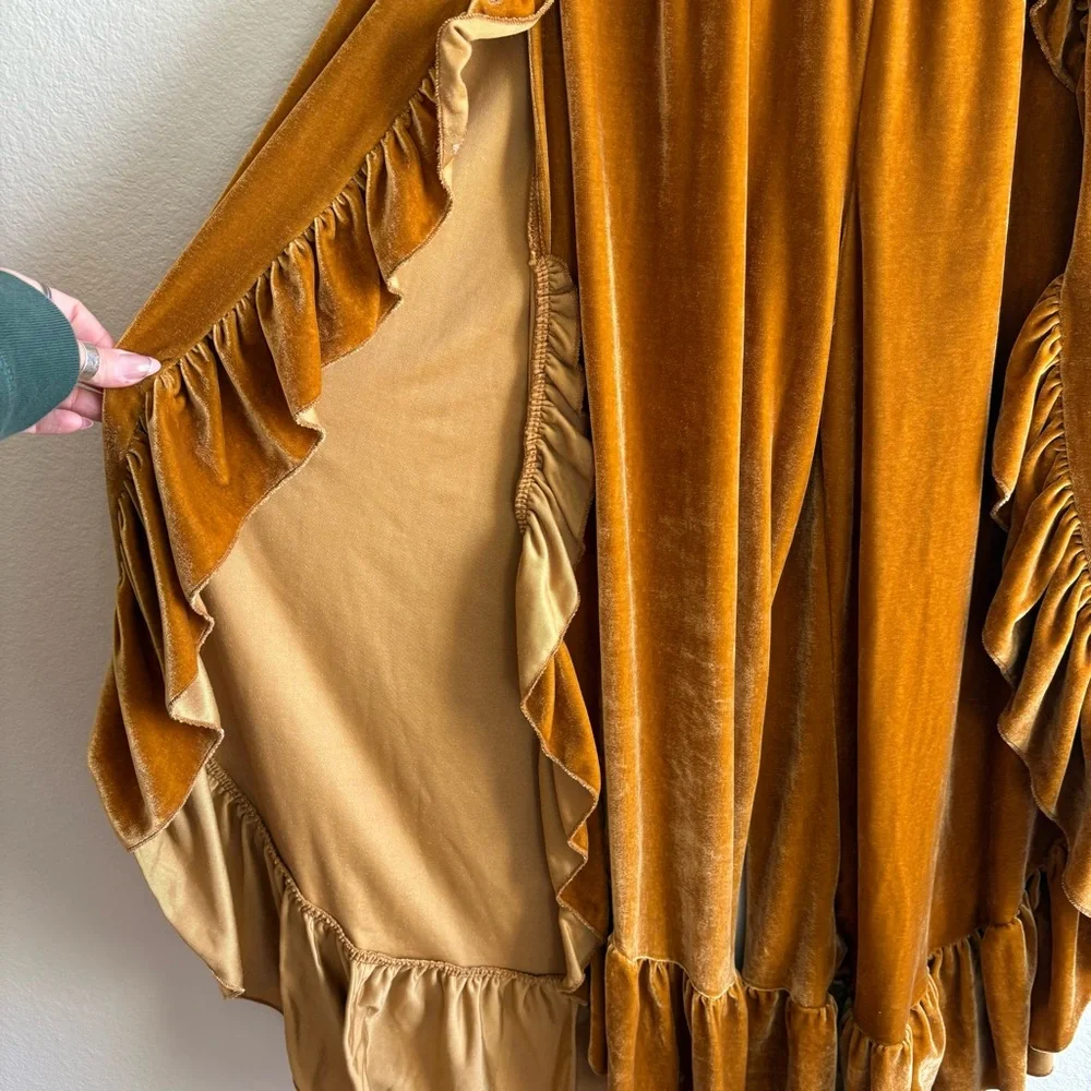 Rustty Dustty Gold Velvet Slit Leg Ruffle Wide Leg Pants - Picture 5 of 7